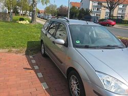 Grau Gebraucht 2003 Ford Focus Kombi | 1.800 € (Etwas zu teuer)