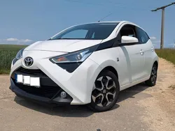 Weiß Gebraucht 2020 Toyota Aygo Kleinwagen | 10.000 € (Guter Preis)