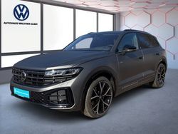 Grau Gebraucht 2024 VW Touareg R-line SUV | 99.950 €