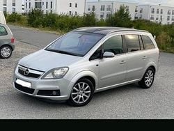 Silber Gebraucht 2005 Opel Zafira SUV | 3.999 € (Etwas zu teuer)