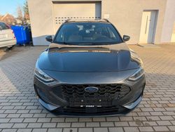 Grau Gebraucht 2022 Ford Focus ST-Line Kombi | 12.999 € (Teuer)