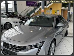 Grau Gebraucht 2021 Peugeot 308 Limousine | 13.990 €