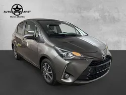 Grau Gebraucht 2020 Toyota Yaris Team Limousine | 14.800 € (Fairer Preis)