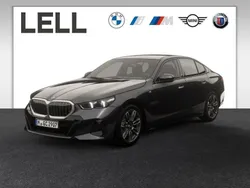 Grau Neu 2025 BMW 520 M Sport Limousine | 57.985 € (Superpreis)