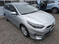 Silber metallic Gebraucht 2023 Kia Ceed Sportswagon Vision Kombi | 17.949 € (Superpreis)