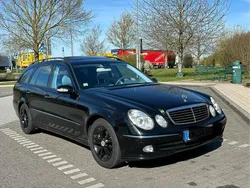 Schwarz Gebraucht 2004 Mercedes E240 Avantgarde Kombi | 4.999 €