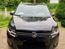 Grau Gebraucht 2015 VW Touran Comfortline Van / Kleinbus | 8.900 € (Guter Preis)