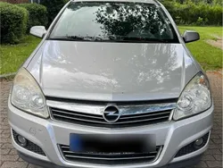 Silber Gebraucht 2008 Opel Astra Kombi | 1.950 € (Fairer Preis)