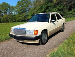 Gelb Gebraucht 1989 Mercedes 190 Limousine | 22.900 €