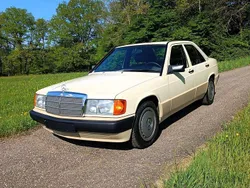 Gelb Gebraucht 1989 Mercedes 190 Limousine | 24.900 €