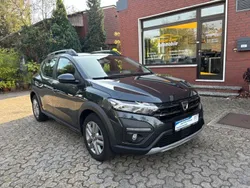 Grau Gebraucht 2021 Dacia Sandero Stepway Kleinwagen | 14.290 € (Fairer Preis)
