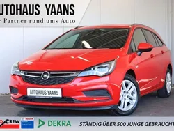 Lava rot Gebraucht 2018 Opel Astra Edition Limousine | 11.379 € (Etwas zu teuer)