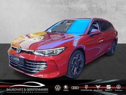 Rot Gebraucht 2024 VW Passat Elegance Kombi | 57.890 €