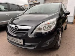 Schwarz Gebraucht 2011 Opel Meriva Design Edition Van / Kleinbus | 2.750 € (Superpreis)