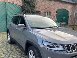 Grau Gebraucht 2021 Jeep Compass Limited SUV | 22.600 € (Fairer Preis)