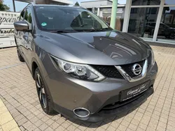 Gun metallic (m) Gebraucht 2016 Nissan Qashqai 360º SUV | 17.990 € (Teuer)