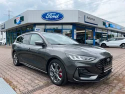Grau Neu 2024 Ford Focus ST-Line X Limousine | 27.590 € (Guter Preis)