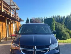 Blau Gebraucht 2015 Dodge Grand Caravan Van / Kleinbus | 16.000 € (Teuer)