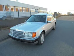 Silber Gebraucht 1991 Mercedes E260 Limousine | 5.750 €