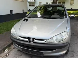 Silber Gebraucht 2004 Peugeot 206 Coupé | 1.300 €