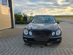 Schwarz Gebraucht 2005 Mercedes E350 Elegance Limousine | 6.000 € (Etwas zu teuer)