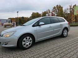 Silber Gebraucht 2011 Opel Astra Kombi | 2.750 € (Fairer Preis)