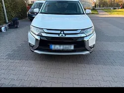 Weiß Gebraucht 2016 Mitsubishi Outlander SUV | 11.200 €