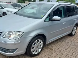Silber Gebraucht 2010 VW Touran Highline Van / Kleinbus | 7.990 € (Guter Preis)
