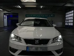 Weiß Gebraucht 2018 Seat Leon Limousine | 6.500 €