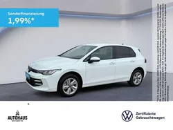 Pure white Gebraucht 2024 VW Golf VIII Life Limousine | 29.540 € (Etwas zu teuer)