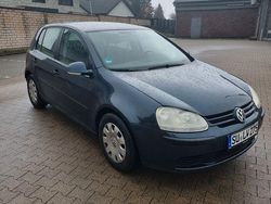 Blau Gebraucht 2004 VW Golf V Limousine | 3.299 € (Etwas zu teuer)