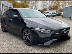 Schwarz Gebraucht 2024 Mercedes CLA200 Shooting Brake Kombi | 33.700 €