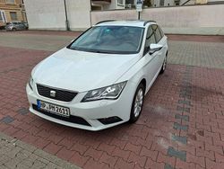 Weiß Gebraucht 2015 Seat Leon ST Style Kombi | 10.585 € (Fairer Preis)