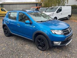 Blau Gebraucht 2017 Dacia Sandero Stepway Ambiance Kleinwagen | 6.250 € (Fairer Preis)