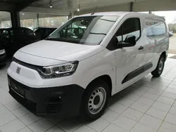 Weiß Gebraucht 2023 Fiat e-Doblò L2 50 kWh Van / Kleinbus | 26.168 € (Fairer Preis)