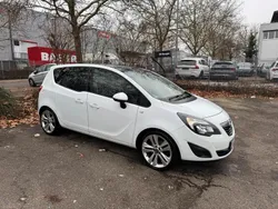 Weiß Gebraucht 2011 Opel Meriva Van / Kleinbus | 4.700 €