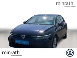 Blau Gebraucht 2021 VW Golf VIII Life Limousine | 18.345 € (Fairer Preis)