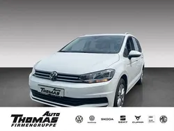 Pure white Gebraucht 2024 VW Touran Comfortline Van / Kleinbus | 33.360 € (Fairer Preis)