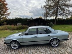 Blau Gebraucht 1983 BMW 524 Limousine | 11.999 €