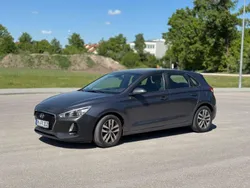 Grau Gebraucht 2017 Hyundai i30 Trend Kombi | 10.900 € (Guter Preis)