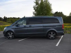 Grau Gebraucht 2016 Mercedes V250 Avantgarde Van / Kleinbus | 40.300 € (Teuer)