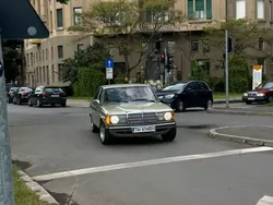 Grün Gebraucht 1981 Mercedes 200 Limousine | 17.000 €