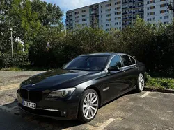 Grau Gebraucht 2009 BMW 730 Performance Limousine | 10.500 € (Fairer Preis)