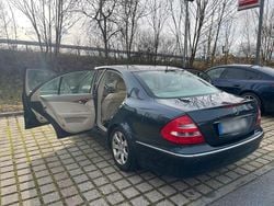 Blau Gebraucht 2005 Mercedes E280 Limousine | 3.400 € (Guter Preis)