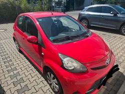 Rot Gebraucht 2012 Toyota Aygo Cool Kleinwagen | 2.999 € (Fairer Preis)