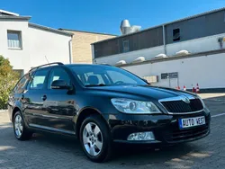 Schwarz Gebraucht 2010 Skoda Octavia Ambiente Kombi | 4.950 € (Superpreis)
