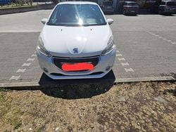 Gebraucht 2012 Peugeot 208 Active Kleinwagen | 3.200 € (Fairer Preis)