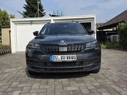 Grau Gebraucht 2021 Skoda Karoq SportLine SUV | 31.500 € (Fairer Preis)