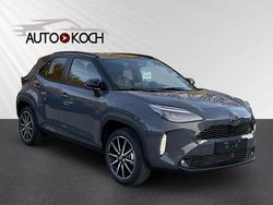 Grau Neu 2025 Toyota Yaris Hybrid Sport Limousine | 33.490 € (Teuer)