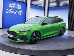 Grün Gebraucht 2023 Ford Focus ST Limousine | 26.880 € (Fairer Preis)